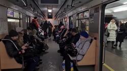 Kyiv residents shelter in subway during Russian missile strikes News Clip