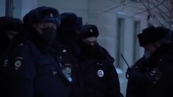 CLEAN : Protest outside Moscow police station after Kremlin critic Navalny is arrested (2) News Clip