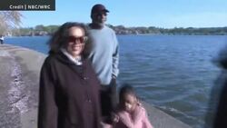 #TheMoment Barack Obama photobombed a family's D.C. cherry blossoms shoot News Clip