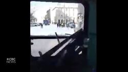 What happened when police tried to remove this convoy protester News Clip