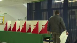 CLEAN : Polls open in Poland News Clip