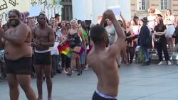 CLEAN : All sizes catwalk show celebrates body diversity News Clip