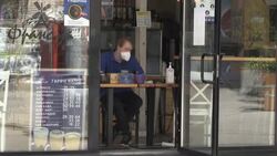 CLEAN : Outdoor cafes reopen as Ukraine eases coronavirus lockdown News Clip