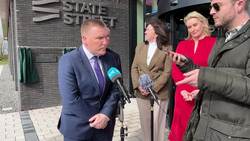 Finance Minister Michael McGrath congratulates incoming Taoiseach Simon Harris News Clip