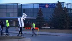 Manitoba postal workers hit picket line as Canada Post strike halts deliveries News Clip