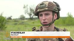 Ukraine offers cash incentives to lure young recruits amid troop shortages News Clip