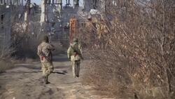 On Ukraine s bleak front line, US aid saves lives Instructional Video