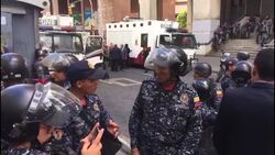 CLEAN : Venezuela's police forces restrict access to parliament News Clip