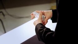 How to Close a Fan Card Flourish with One Hand Instructional Video