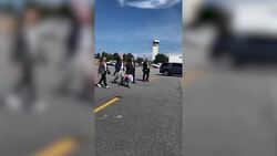 Tim Walz declines to answer shouted questions about second Trump assassination attempt Instructional Video