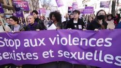 VOICED : Las mujeres del mundo se manifiestan por sus derechos sin olvidarse de Ucrania News Clip