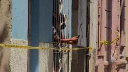 VOICED : Cuba trata de frenar rebrote de covid-19 con persuasión y mano dura News Clip