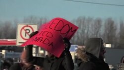 CLEAN : Canada: Show of solidarity for truckers against vaccine mandate News Clip