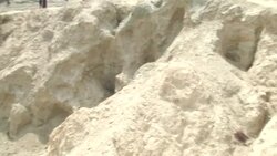 CLEAN : Zimbabwe mine shaft collapse leaves dozens trapped News Clip