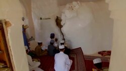 CLEAN : Yemen's tomb of Prophet Hud draws crowds for a four-day pilgrimage News Clip
