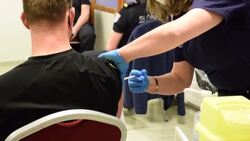 VOICED : La OMS alerta sobre posible déficit de jeringuillas en 2022 News Clip