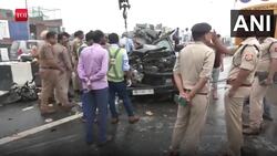 Tragic Collision on Delhi-Meerut Expressway: Bus Driver Takes Wrong Turn, Crashes Into SUV at 100kmph News Clip