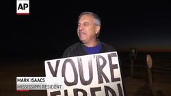 Protestors chant ‘Dump Trump’ near Miss. rally Instructional Video