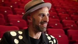 Most people making bubbles with garland wands simultaneously Instructional Video