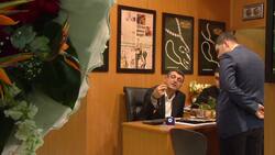 Glittering gold, diamonds and enamel are top trends at jewellery show Instructional Video