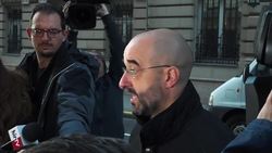 Hungary billboards push back against Verhofstadt criticism Instructional Video