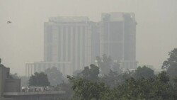 CLEAN : Smog envelopes India's capital News Clip