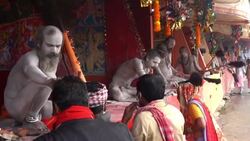 CLEAN : Superspreader fears at mass holy dip in India News Clip