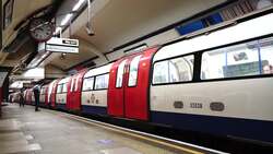 Tube remains quiet after calls from Government to avoid public transport News Clip