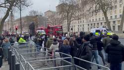 Moment protesters throw projectile at Iraqi Prime Minister’s convoy in London News Clip