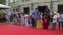 CLEAN : Rio mayor hands over city keys to 'King Momo' to kick off Carnival News Clip