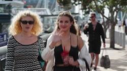 CLEAN : Bars and restaurants in New Zealand's Auckland open to fully Covid vaccinated News Clip