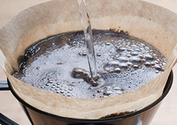 Filtración: lo que une al café y al papel Instructional Video