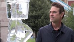 CLEAN : WaterAid ice sculptures at Tower Bridge highlight fragility of water resources News Clip