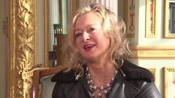 Satirical photographer on her show 'Double Fake,' where she transforms audience into celebrities Instructional Video