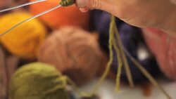 How to Join the Round Using the Magic Loop Method Instructional Video