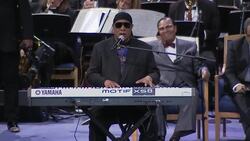 Gladys Knight, Stevie Wonder, Jennifer Holliday perform, Bishop eulogizes Aretha Franklin at end of service Instructional Video