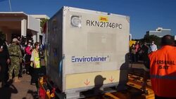 VOICED : Paraguay recibe un primer lote de 4.000 vacunas Sputnik V News Clip