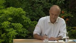 Dominic Cummings answers question from media after giving statement News Clip