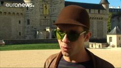 Graffiti artist takes over Paris château News Clip