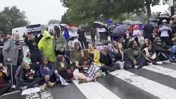 ANTI–Brett Kavanaugh – Multiple arrested for civil disobedience on day of Kavanaugh/Ford hearing Stock Footage