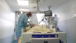 CLEAN : 'Exhaustion' as staff in hospital near Paris brace for Omicron intake News Clip