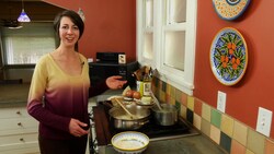 Kathryn Yeomans Makes a Risotto Rice Dish Instructional Video