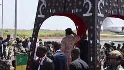 CLEAN : ECOWAS visits Mali with quick return to civilian rule in doubt News Clip