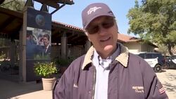 VOICED : Bomberos de California batallan para evitar que incendios crezcan por los vientos News Clip