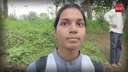 School children risk life, board a boat to reach school in Damoh News Clip