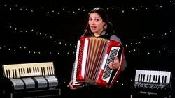 How to Play a Classic Accordion Oompah Sound Instructional Video