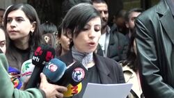 CLEAN : Turkish journalists protest after police raid pro-Kurdish outlets and arrest colleagues News Clip