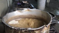 CLEAN : Venezuelan hospital staff continue working despite 'starvation wages' News Clip