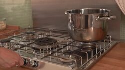 CLEAN : STOCKSHOTS: gas use in German homes as prices hit lowest since 2021 in mild weather News Clip