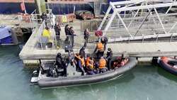 Suspected migrants arrive in Dover News Clip